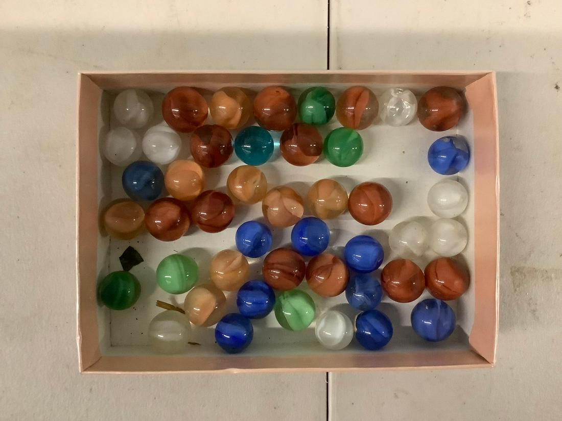Lot of marbles: Lot of marbles