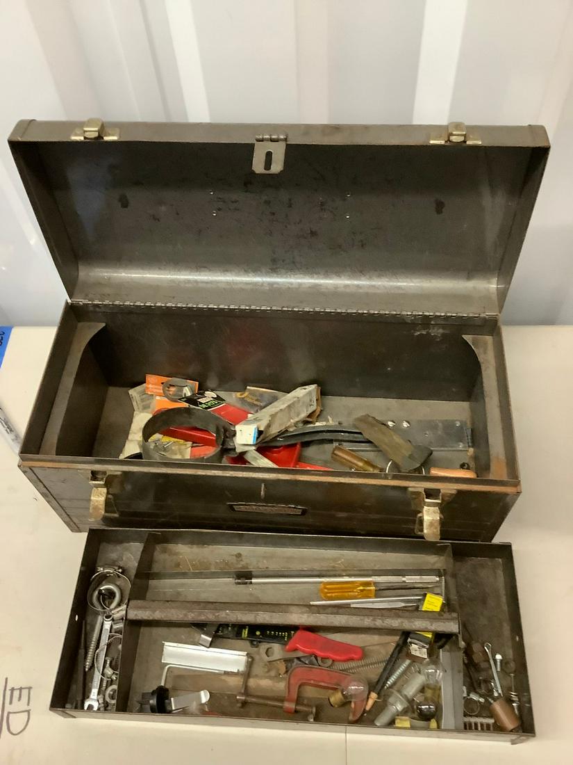 Vintage Craftsman toolbox with tools (1 of 1)