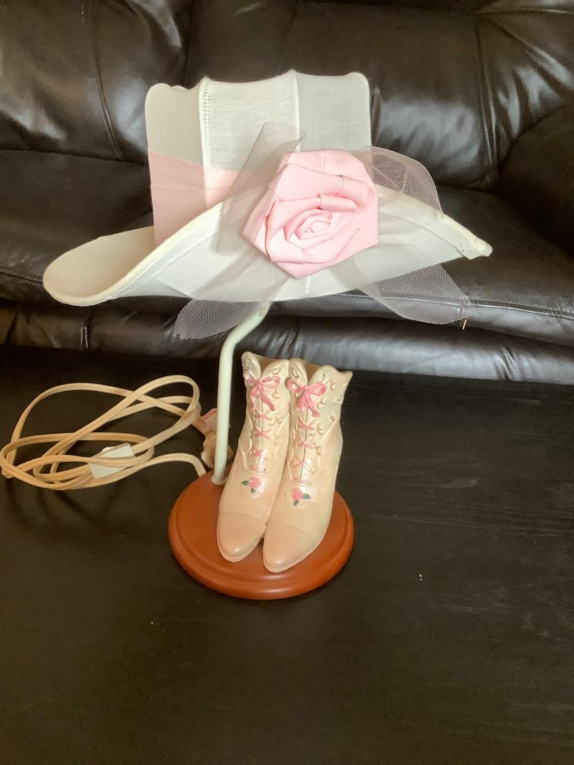 Decorative woman's hat and boot lamp 14.5" tall (1 of 1)