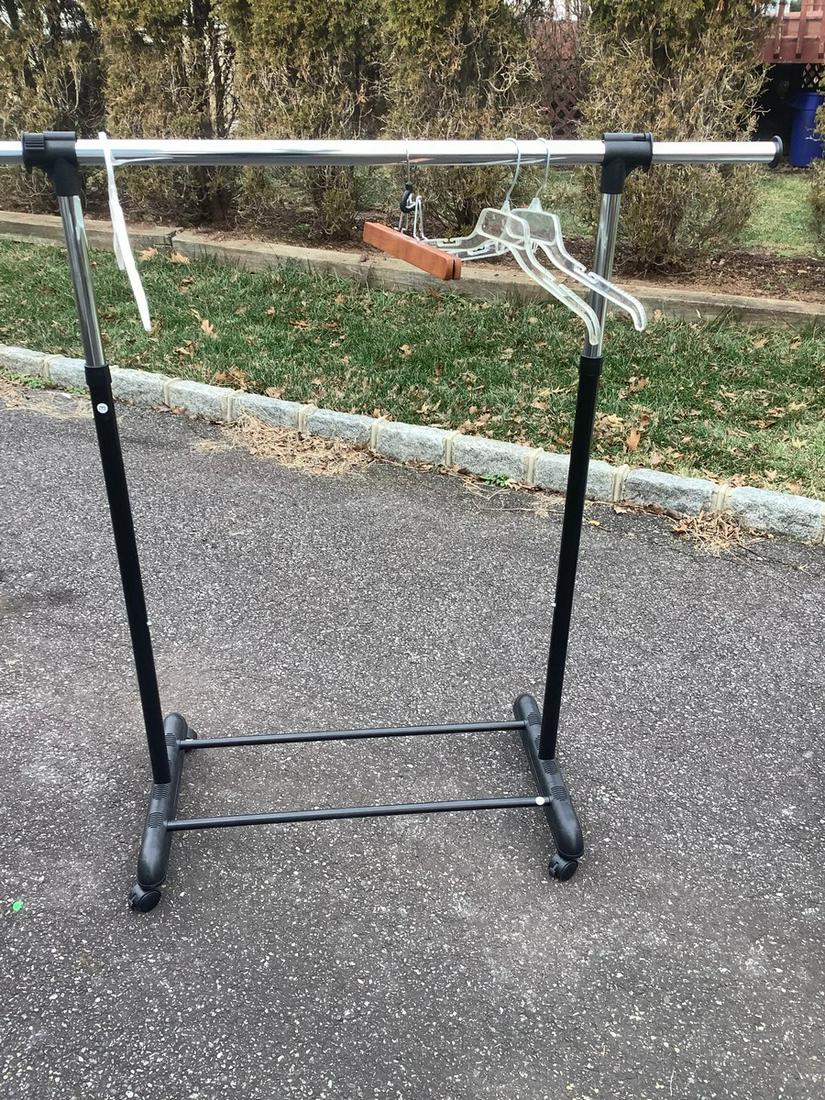 Clothing Rack: Clothing Rack