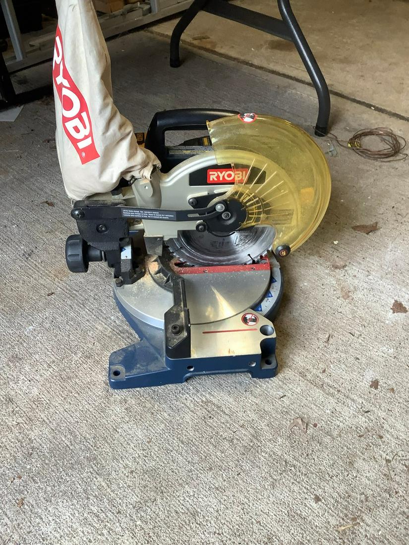 Ryobi Electric Circular Saw 18 Volt Battery (1 of 1)