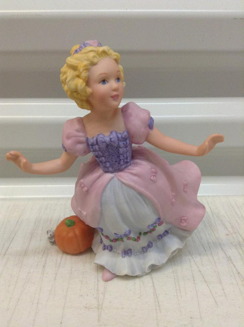 Lenox Cinderella Statue 6" tall (1 of 1)
