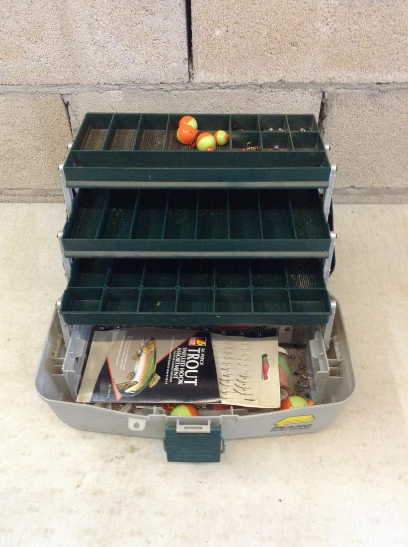 Vintage 3 tray tackle box with some tackle (1 of 1)