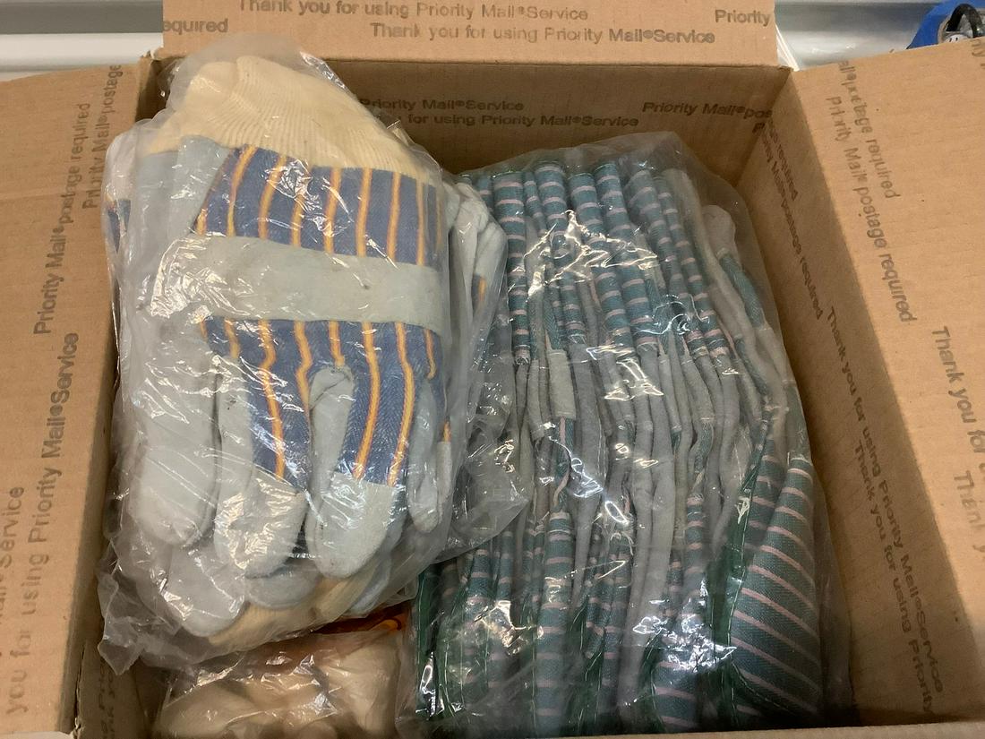 Lot of work gloves (1 of 1)