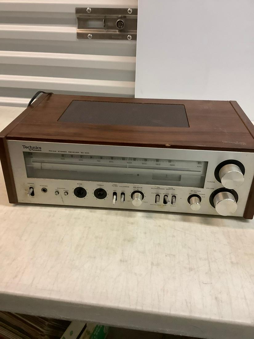 Technics by Panasonic  FM/AM Stereo  Receiver SA-300 (1 of 1)