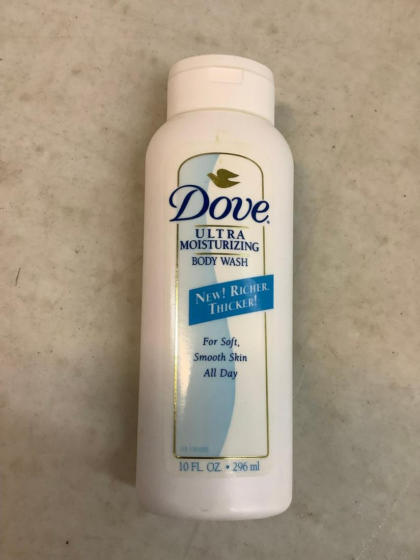 Dove Ultra Moisturizing Body Wash (1 of 1)