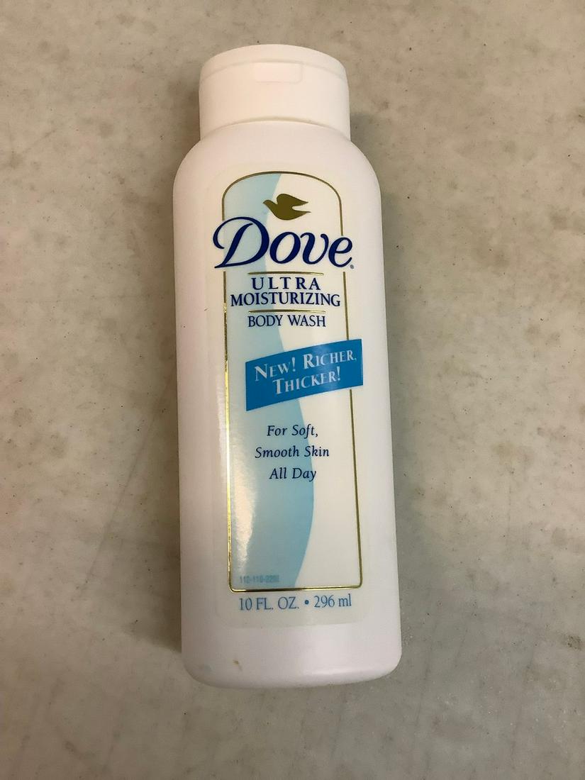 Dove Ultra Moisturizing Body Wash (1 of 1)