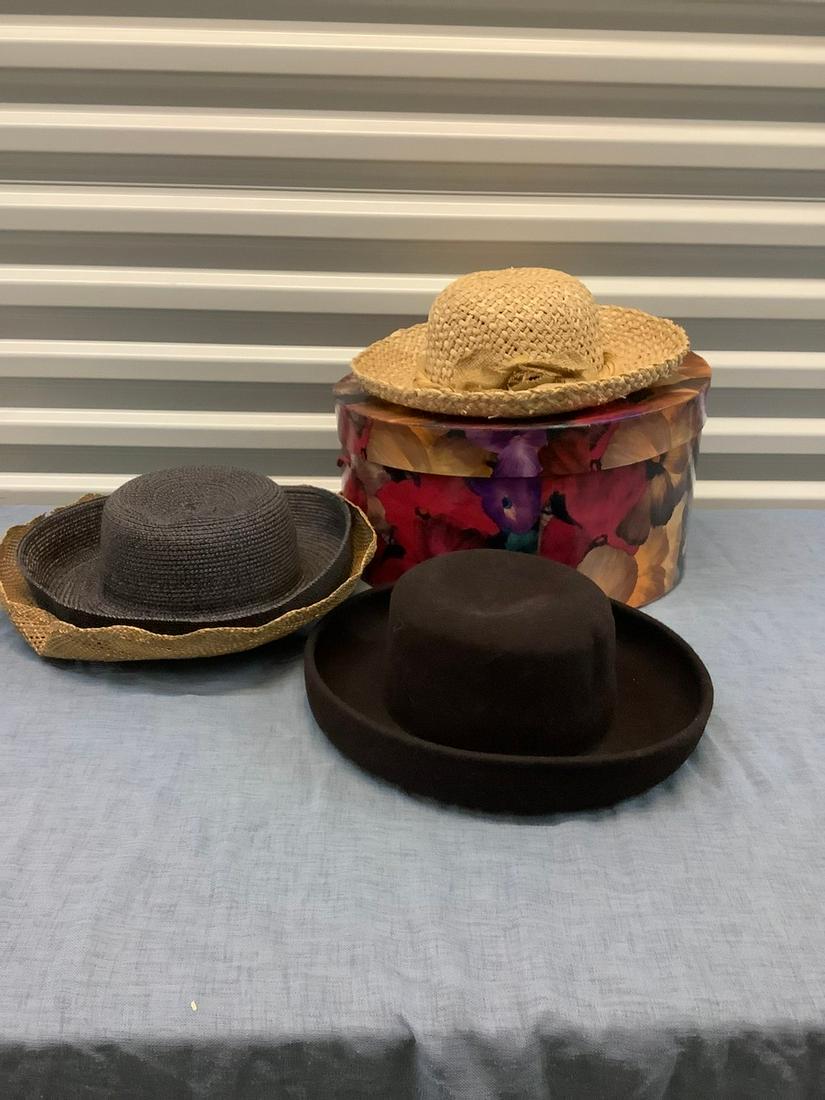 Hat Box with 4 Hats: Hat Box with 4 Hats