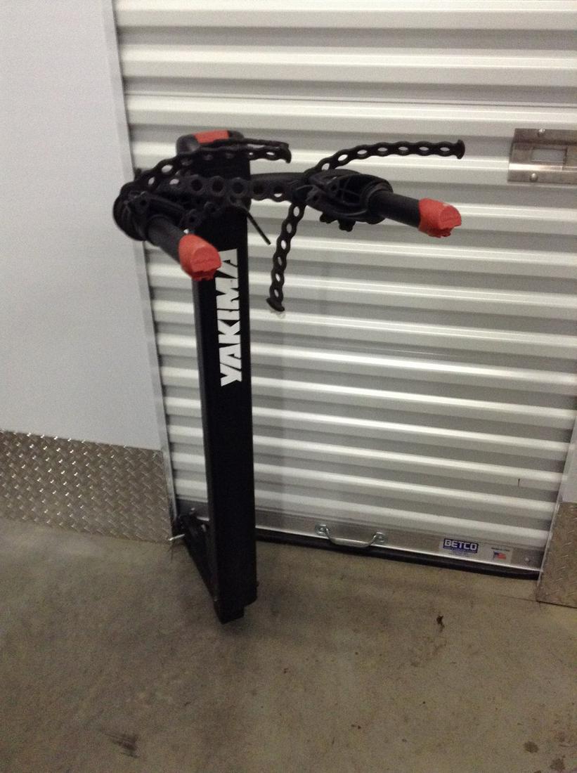 Yakima trailer hitch mount bike rack 43 inches tall (1 of 1)