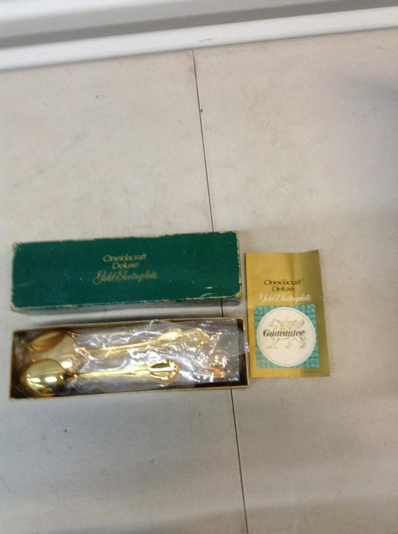 Oneidacraft Deluxe gold electroplate flatware (1 of 1)