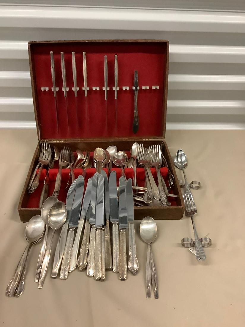 Lot of Oneida, Rogers Flatware and More: Lot of Oneida, Rogers Flatware and More