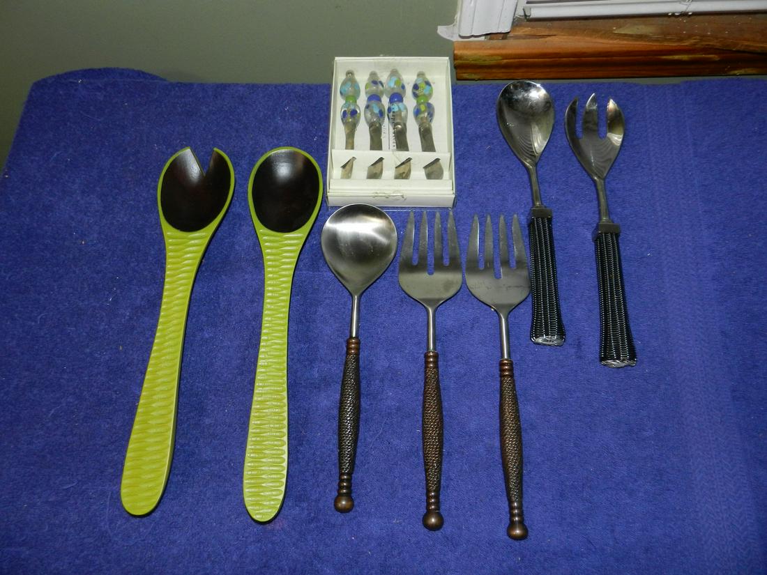Lot of Groovy Serving Utensils: Lot of Groovy Serving Utensils
