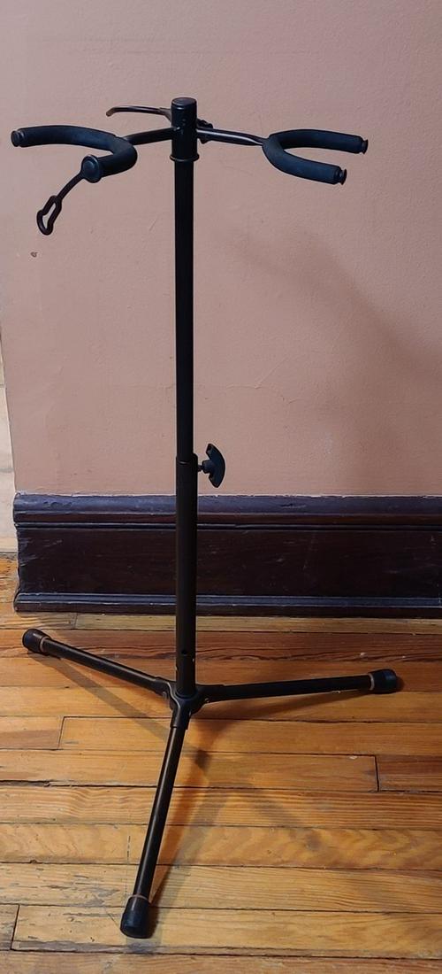 Adjustable 3 Guitar Rack (1 of 1)