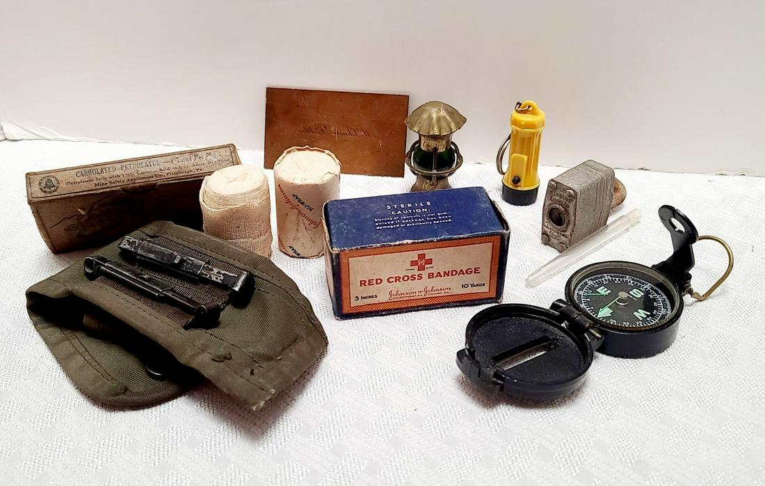 Vintage US Army Multitool Holder Compass and More (1 of 1)