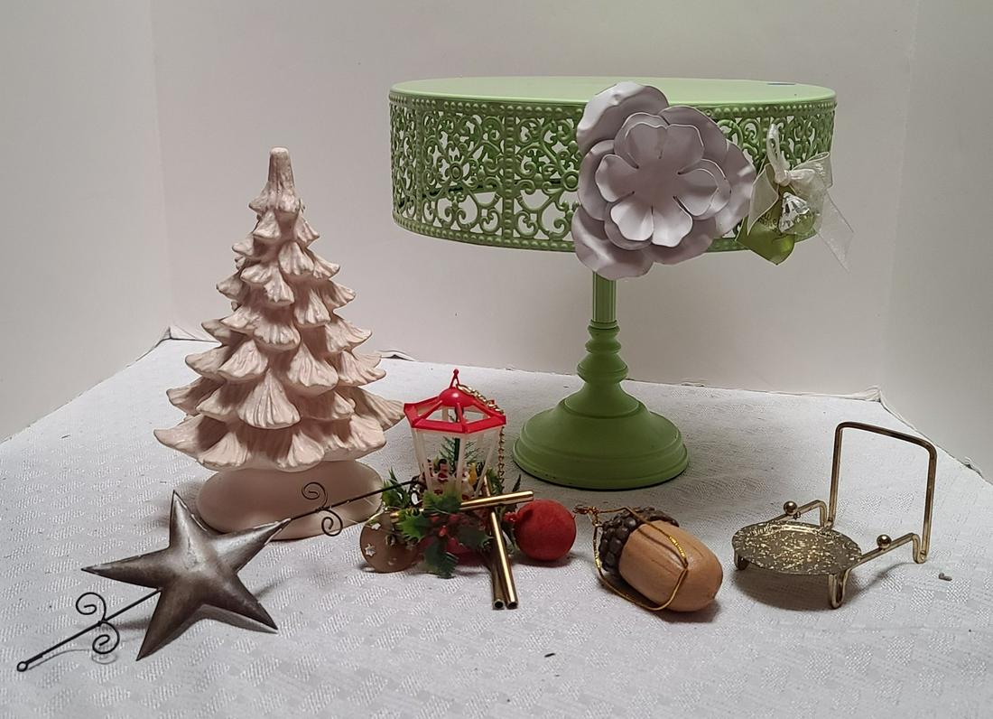 Vintage Christmas incl Cadillac Tree and More Serving: Vintage Christmas incl Cadillac Tree and More Serving