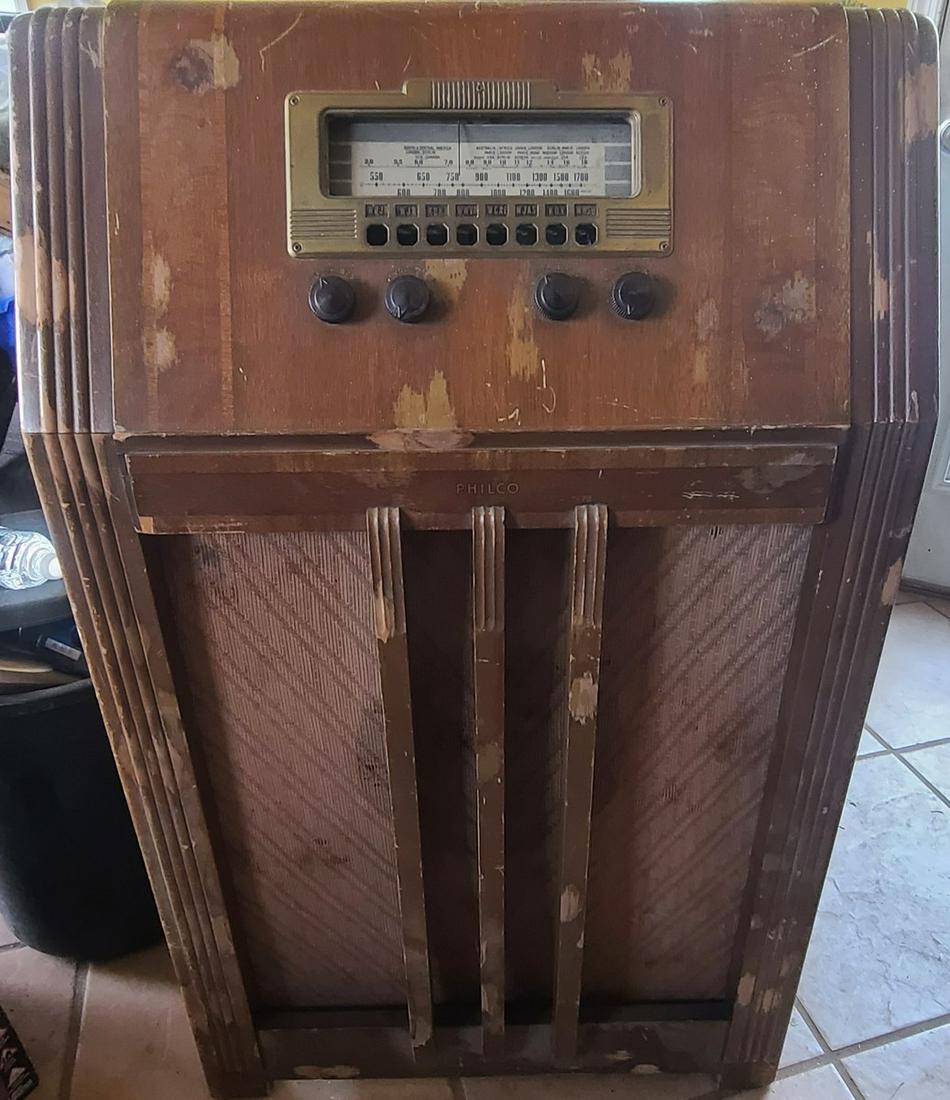 Vintage Philco Tube Radio Console Untested 39x24x11" (1 of 2)