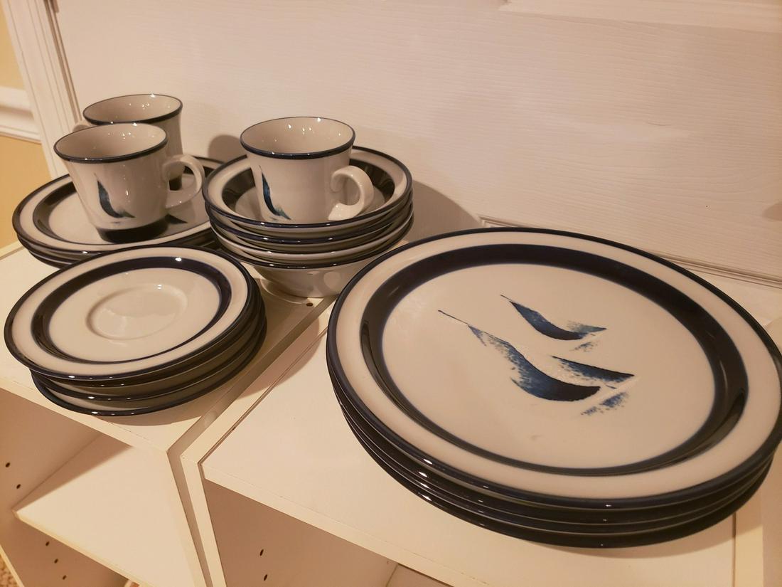Noritake  Running Free 4piece set w/chip and missing (1 of 2)