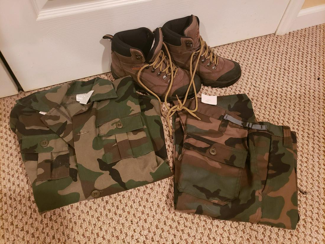 XL16-18 Lrg Boys Camo set & 7.5 mens boots: XL16-18 Lrg Boys Camo set & 7.5 mens boots
