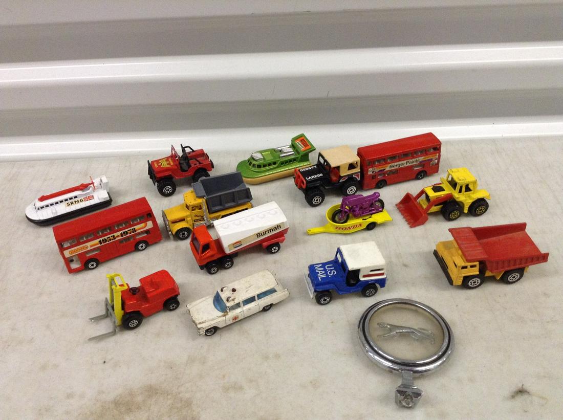 Lot of Vintage Matchbox and Super Fast Cars: Lot of Vintage Matchbox and Super Fast Cars