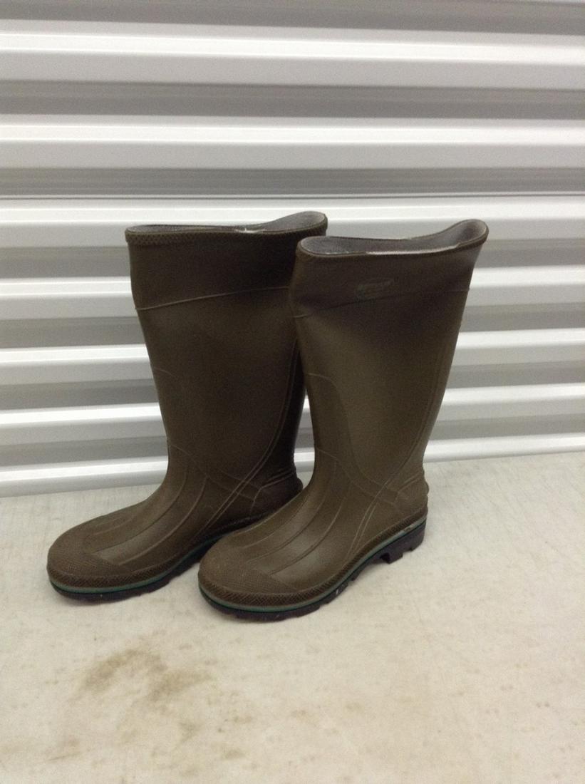 Servus By Honeywell Boots Size 9: Servus By Honeywell Boots Size 9