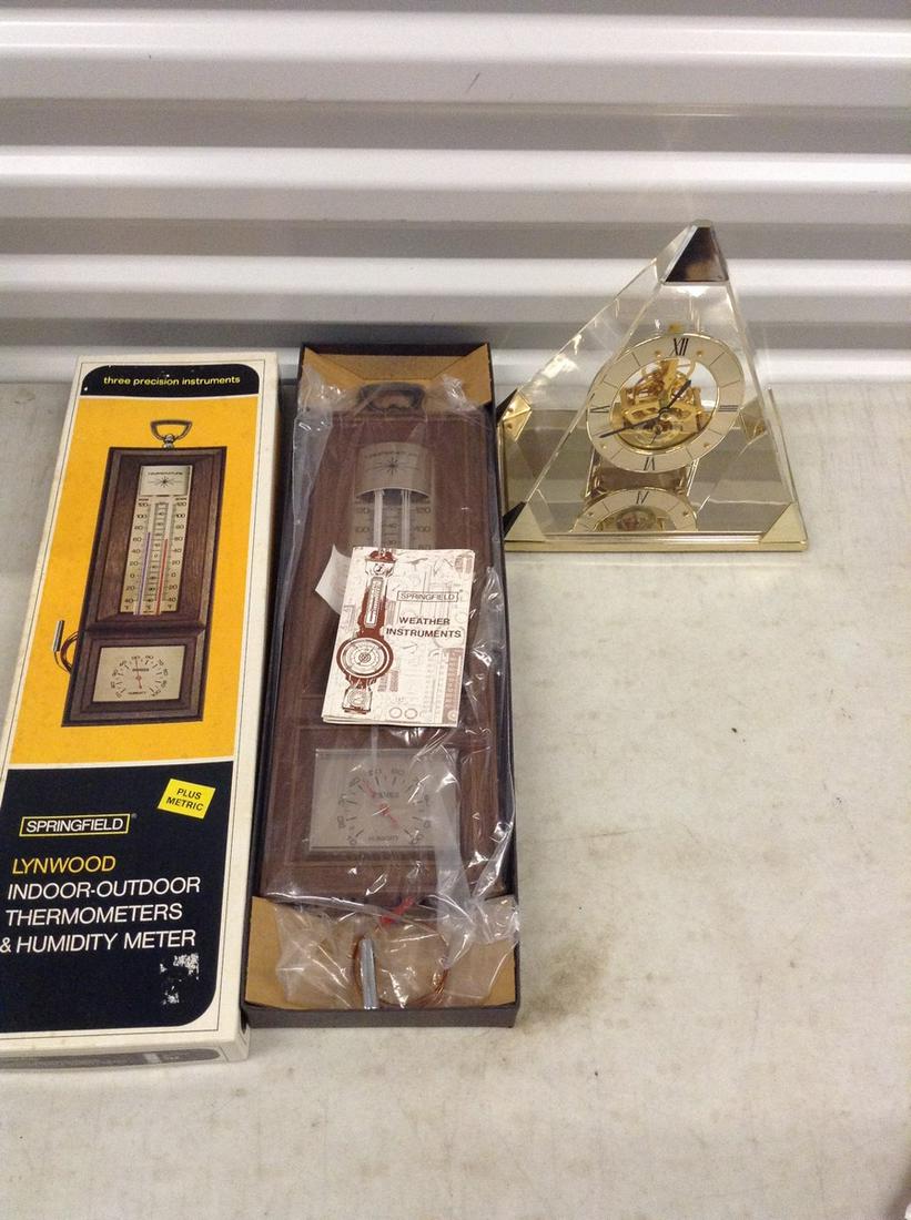 Seiko Clock and Lynwood Indoor-Outdoor Thermometers & (1 of 1)