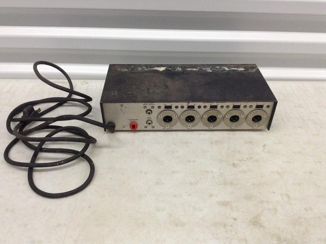 Shure Brothers Inc. Microphone Mixer Model M68 (1 of 1)