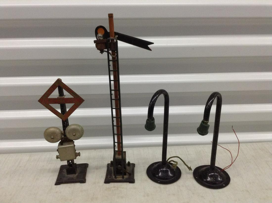 Lot of Lionel Train Accessories (1 of 1)