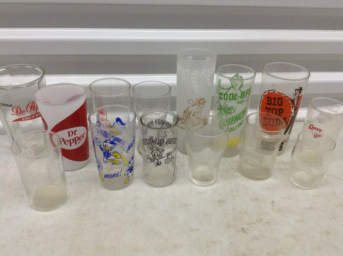 Lot of Vintage Glasses: Lot of Vintage Glasses