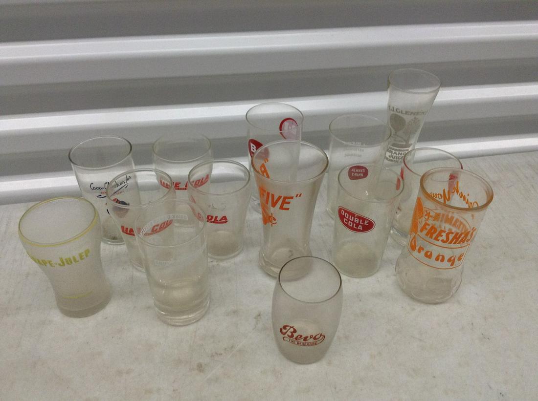 Lot of Vintage Glasses: Lot of Vintage Glasses