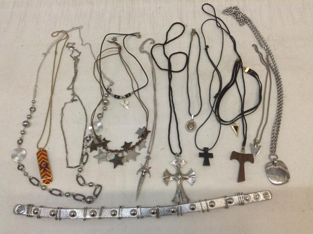 Skull & Dagger, Arrowhead, Sharktooth and other (1 of 1)