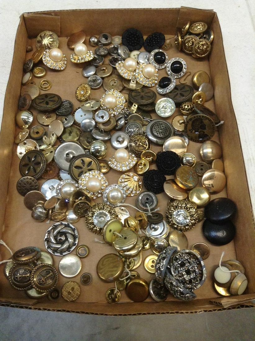Metal, Rhinestone and other Vintage Buttons: Metal, Rhinestone and other Vintage Buttons
