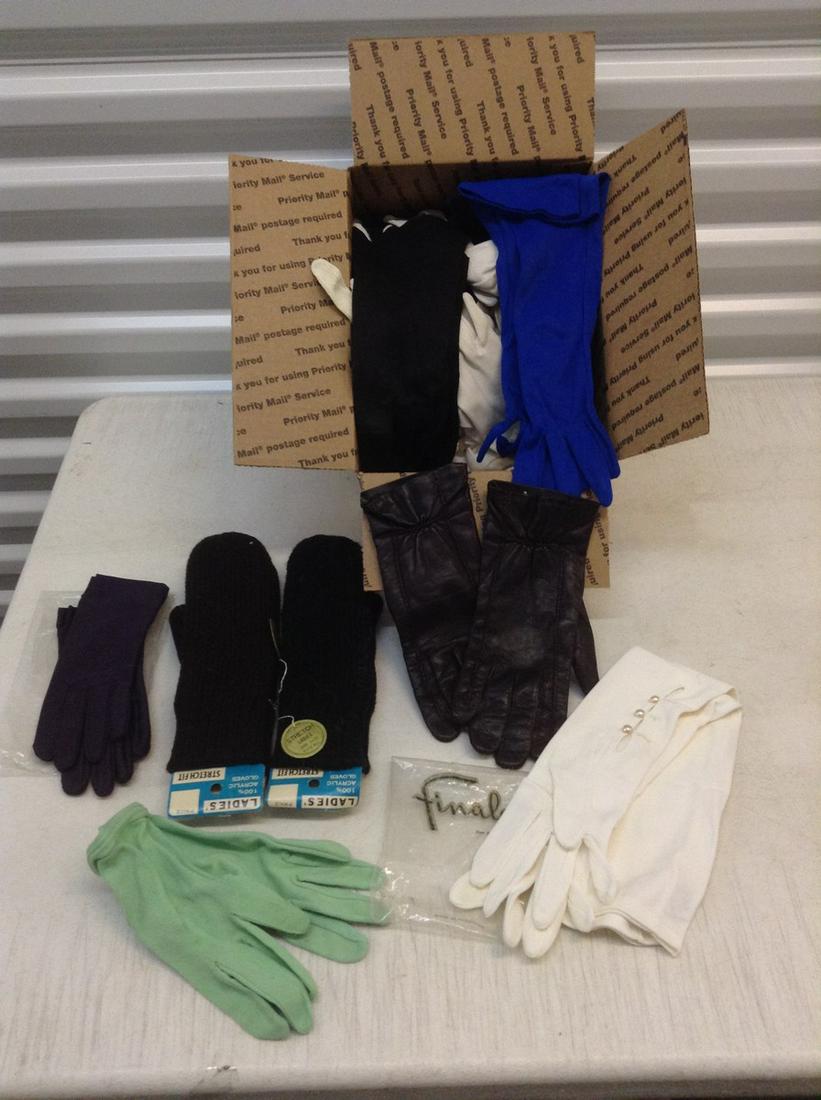 Vintage Gloves some NOS/with tags Most in Box need: Vintage Gloves some NOS/with tags Most in Box need washing