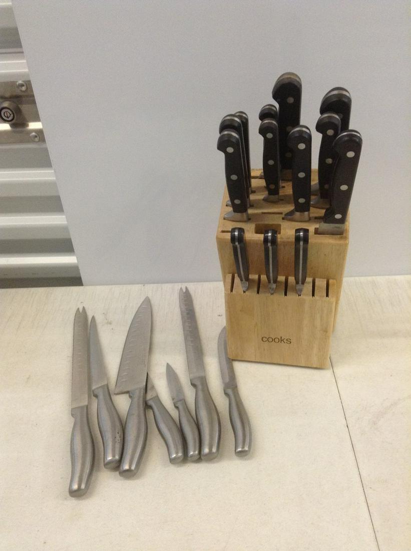 Cooks Wooden Knife Bliock with Most Knives and Sharp: Cooks Wooden Knife Bliock with Most Knives and Sharp Select Knives