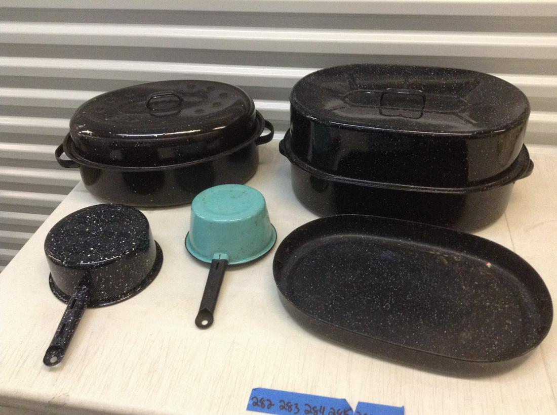 Vintage Roasting Pans with Lids and pots (1 of 1)