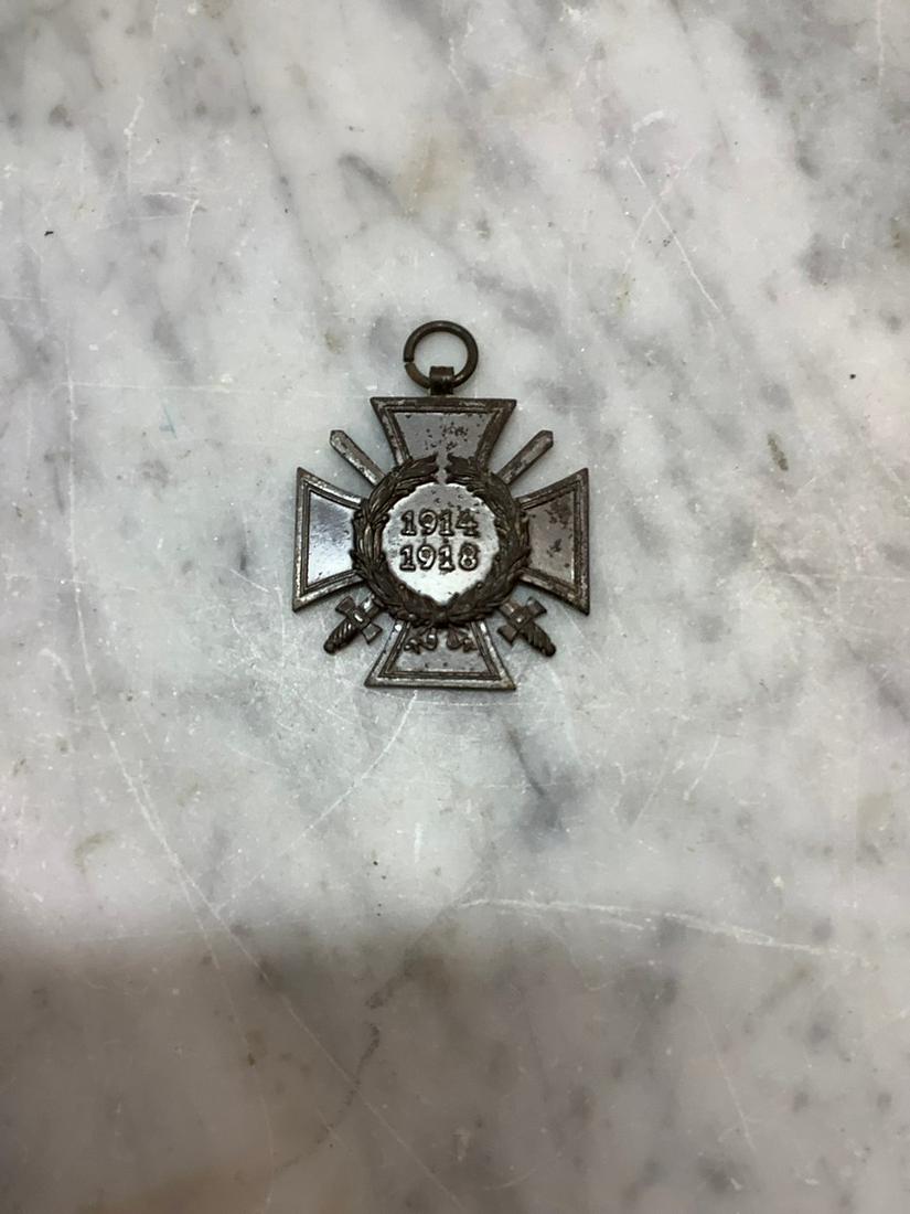 WW1 commemorative iron cross NOT AUTHENTICATED: WW1 commemorative iron cross NOT AUTHENTICATED