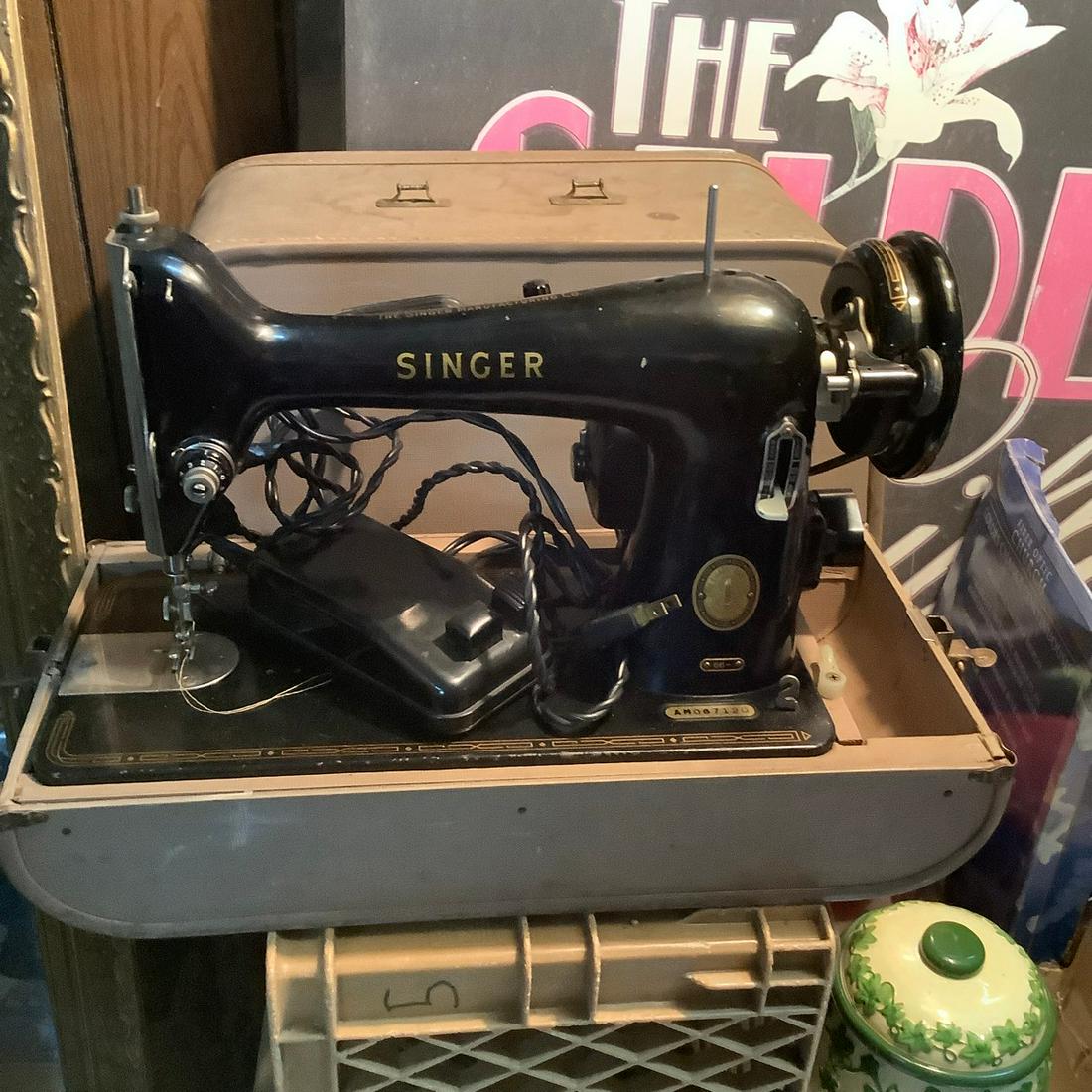 Antique Singer model 66 working sewing machine with (1 of 1)