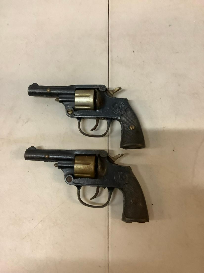 2 vintage cap guns (1 of 1)