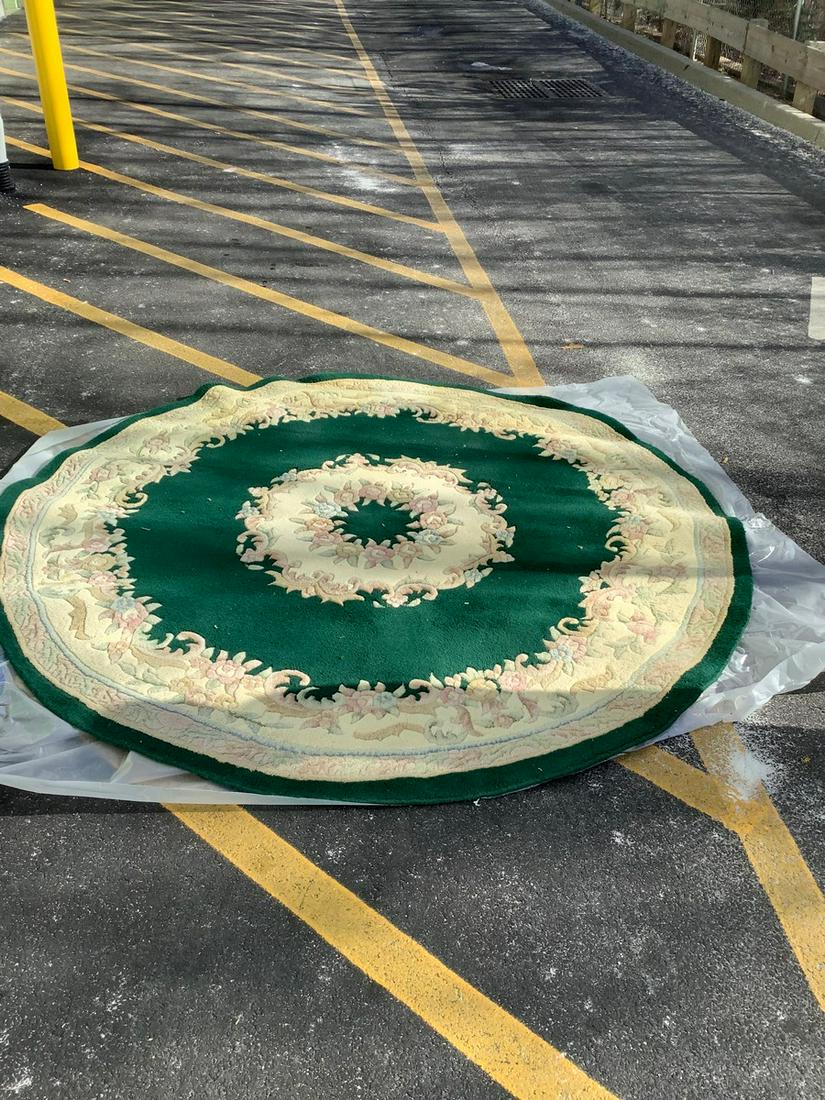 beautiful round area rug 94 inch diameter small stain (1 of 1)