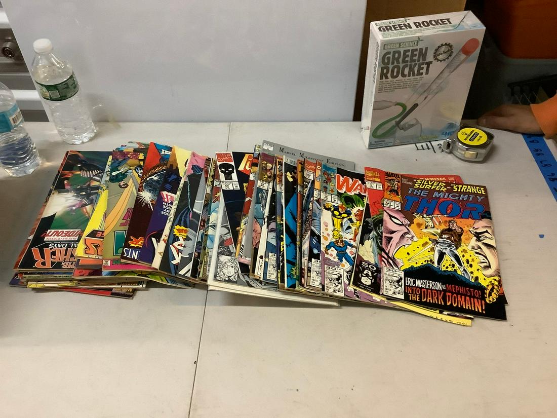 Large lot of comic books assorted titles (1 of 1)