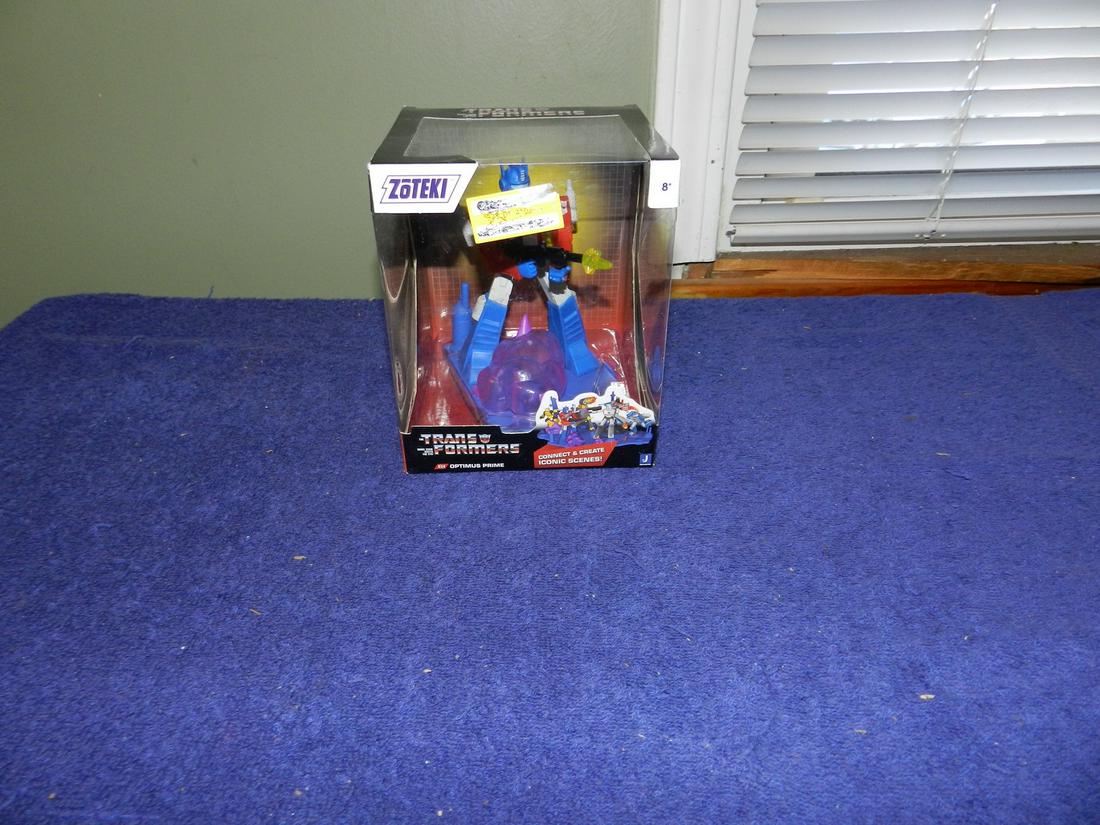 Zoteki Transformers Optimus Prime New In Box (1 of 1)