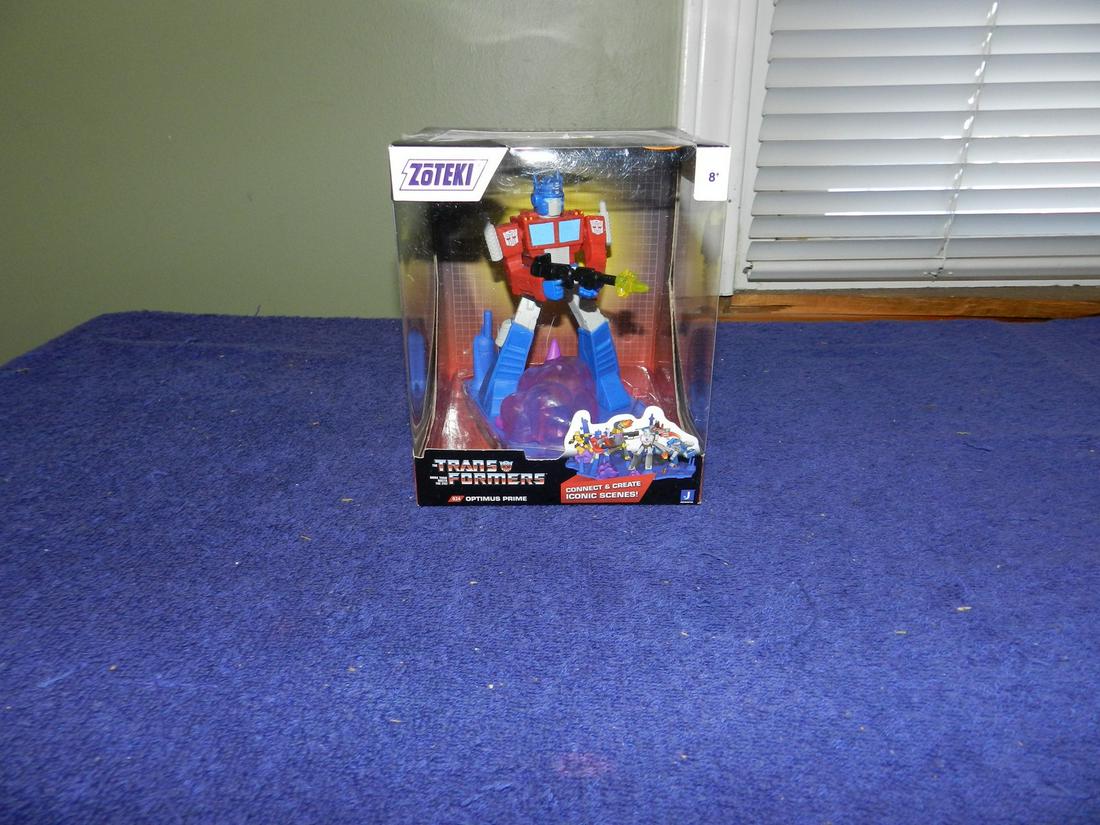Zoteki Transformers Optimus Prime New In Box (1 of 1)