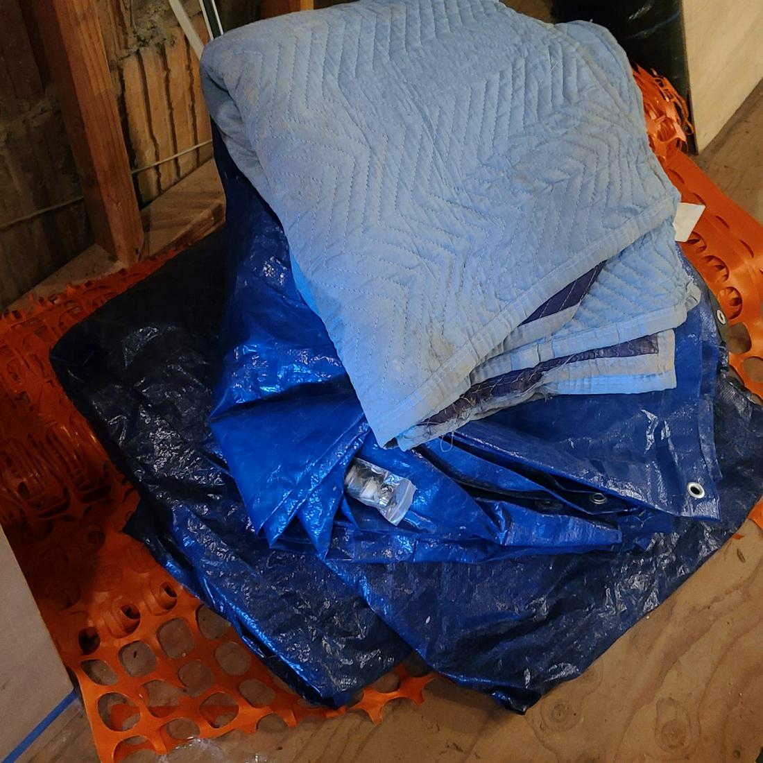 Tarps, moving blankets, fencing (1 of 1)