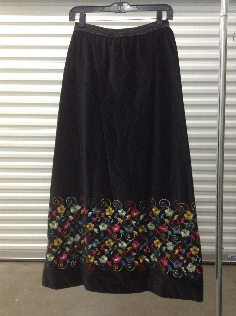 Vintage Youth Guild Embroidered Velour Lined Skirt No Size: Vintage Youth Guild Embroidered Velour Lined Skirt No Size