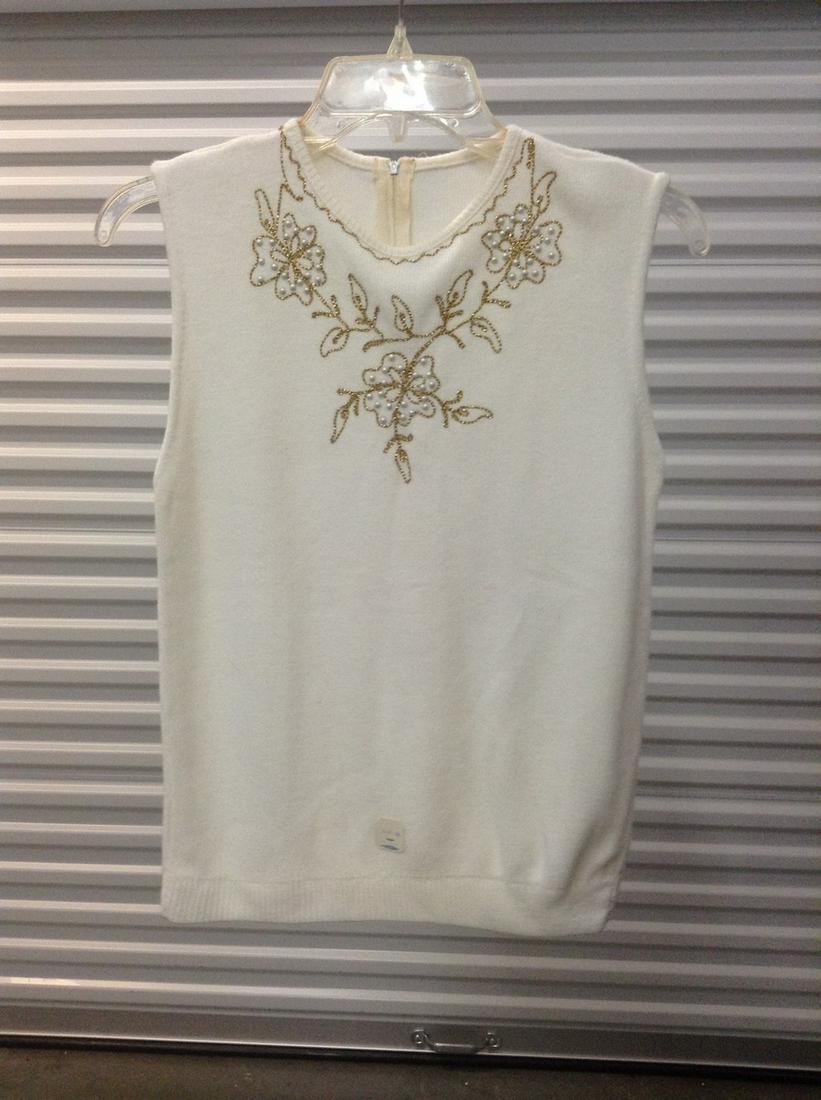 Vintage Laurel Ann Ben Wilson Co Embellished Sleeveless Sweater Size 36 (Size Tag on Front middle): Vintage Laurel Ann Ben Wilson Co Embellished Sleeveless Sweater Size 36 (Size Tag on Front middle)