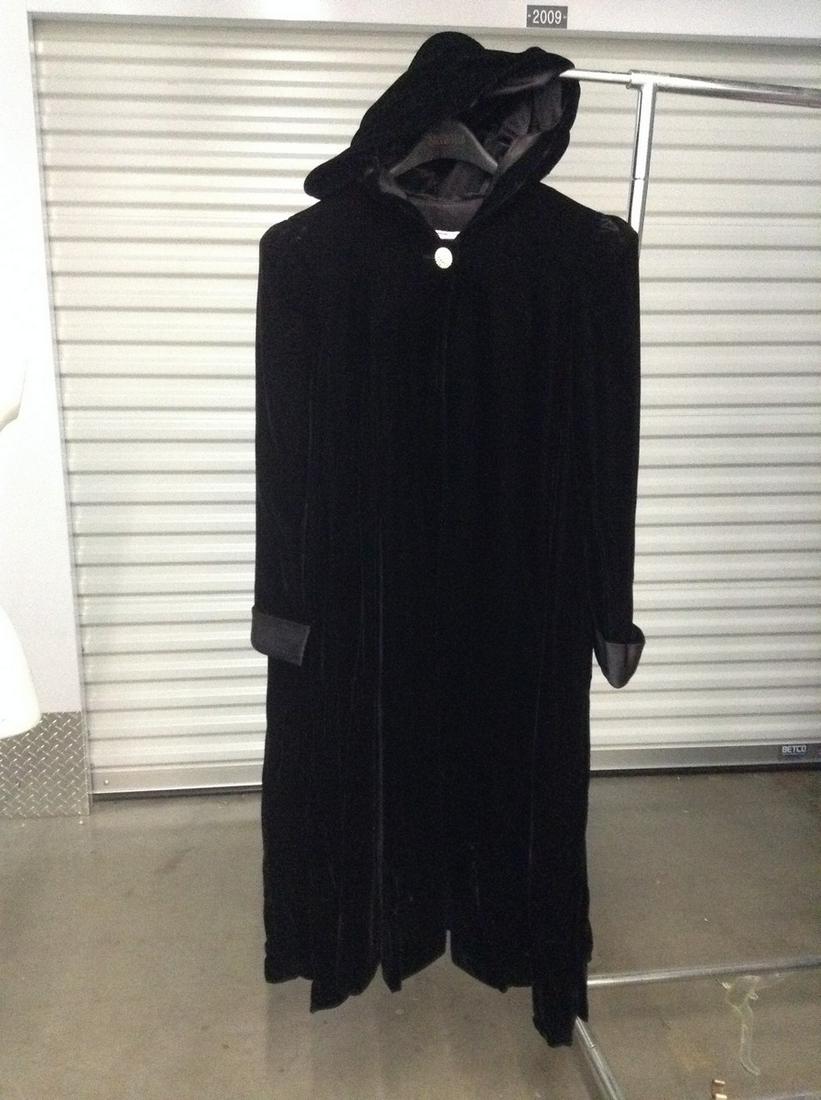 Vintage Evenings by Pantagis Union Made Full Length Hooded Cape Coat: Vintage Evenings by Pantagis Union Made Full Length Hooded Cape Coat