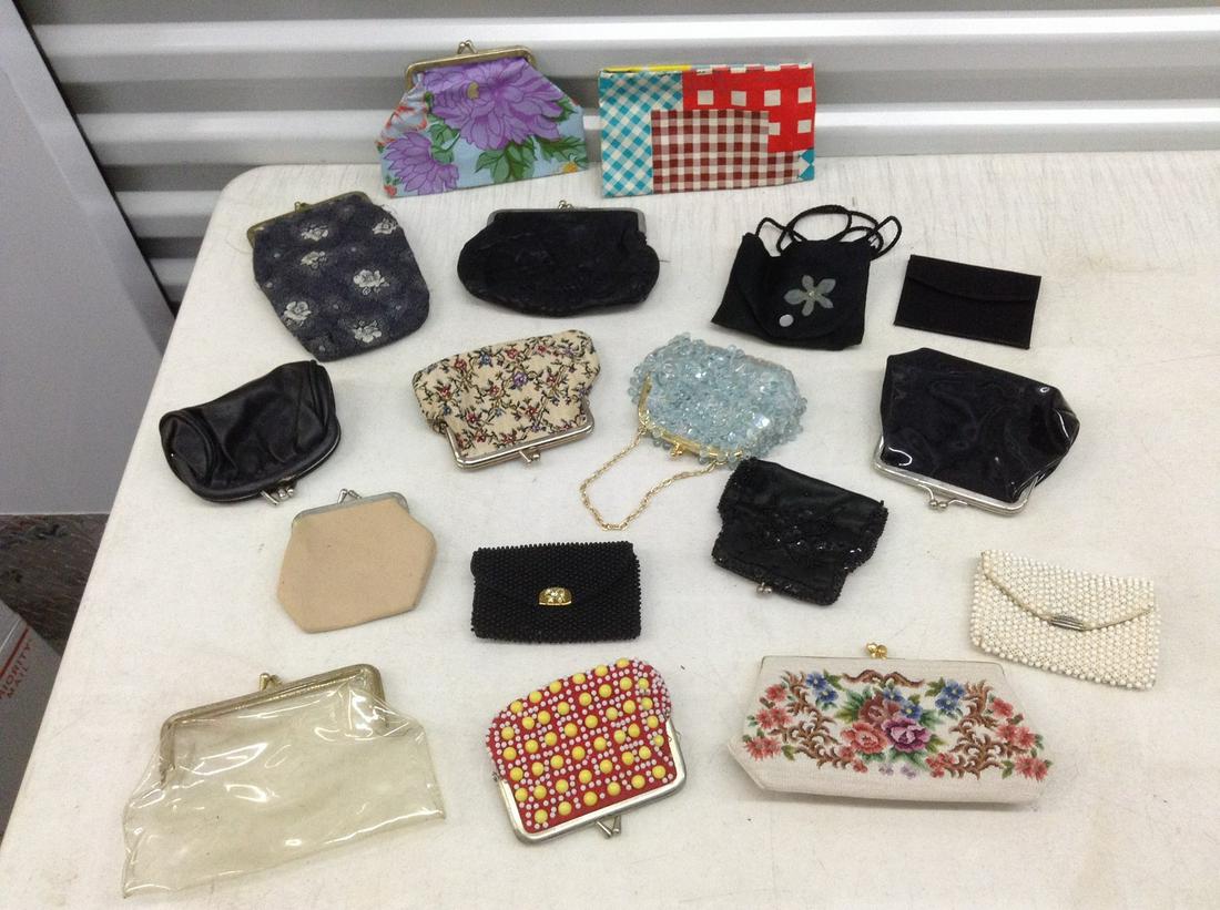 Large lot of Vintage Change Purses (1 of 1)