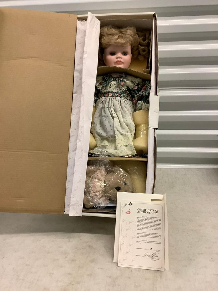 Marie Osmond Fine Porcelain Collector Doll "Chrissy" with COA 22 in.: Marie Osmond Fine Porcelain Collector Doll "Chrissy" with COA 22 in.