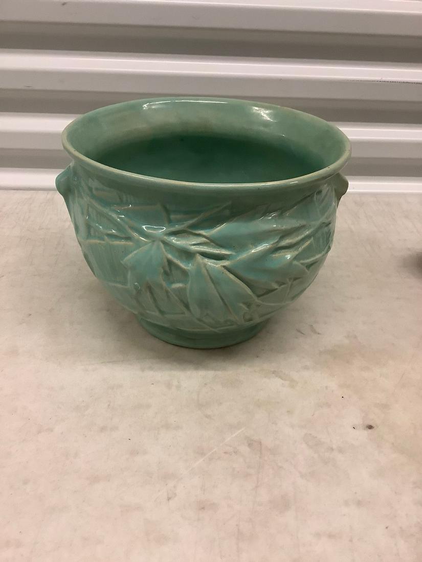 MCcoy Pottery Planter 8" slight crack (1 of 1)