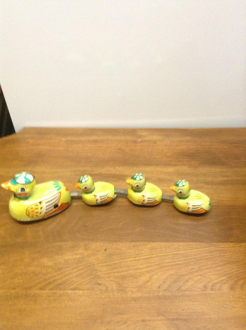 Vintage Tin Friction Toy Mother Duck and Ducklings 12" long (1 of 2)