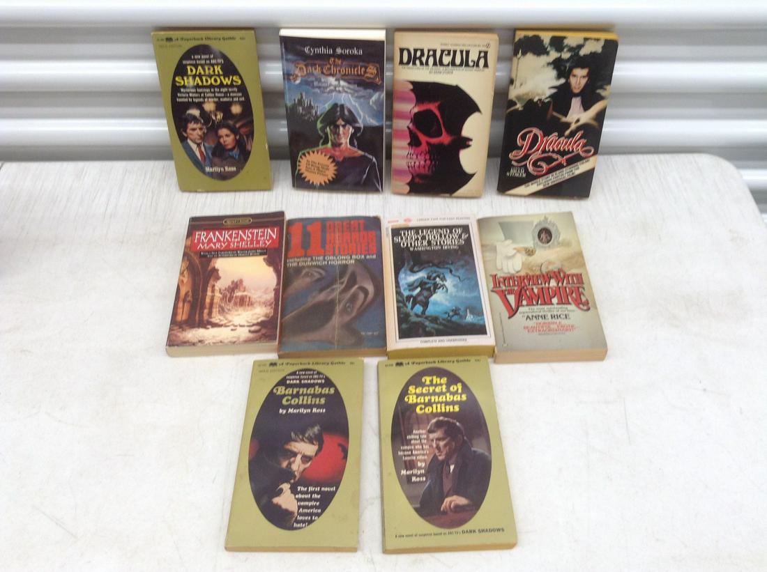 Dracula, Signed Dark Chronicles by the author Soroka, and other vintage horror books (1 of 1)